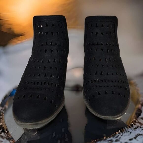 Fergalicious Black Faux Suede Cut-out Boots - Picture 3 of 8